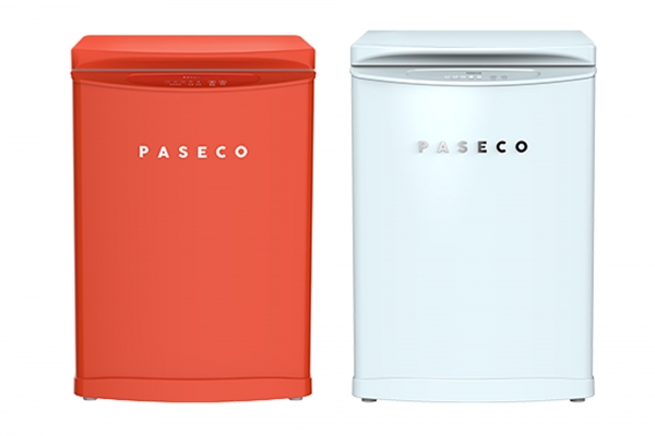 파세코의 냉동 겸용 김치냉장고 레트로오렌지(좌)와 화이트블루(우)