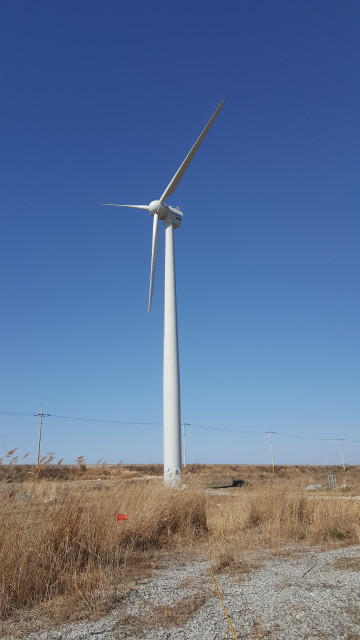 한전이 약한 바람에도 운영 가능한 중형풍력발전기 개발에 성공했다